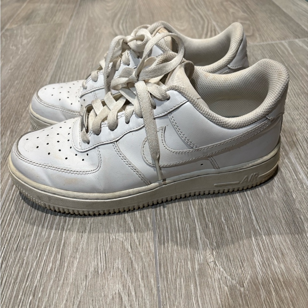 Nike White Low-Top Sneakers - Classic AF1 Style - Picture 5 of 7